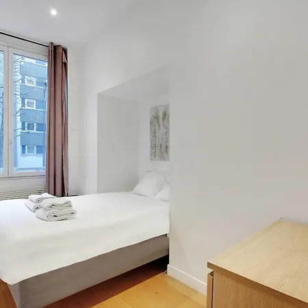 Charming Buttes Chaumont 10p 3br