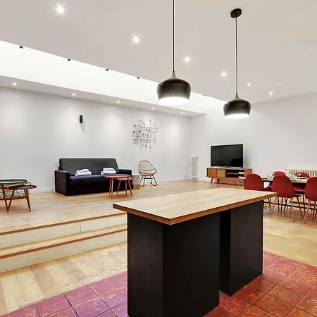 Charming Buttes Chaumont 10p 3br *
